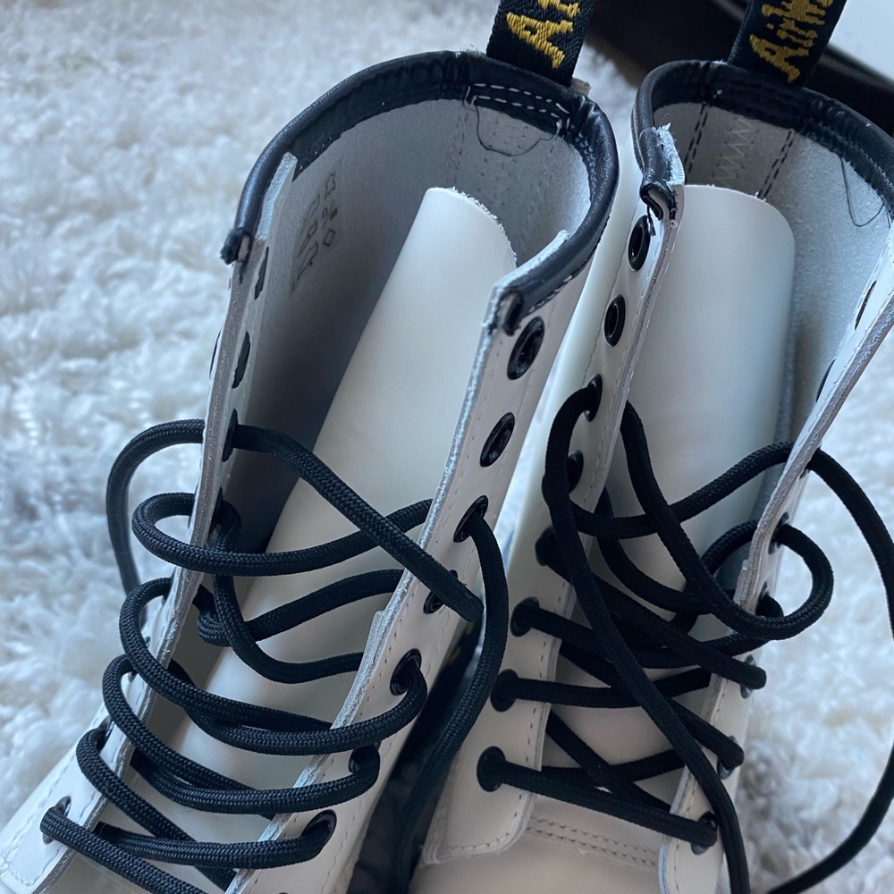 Dr martens white boots. Smooth leather
